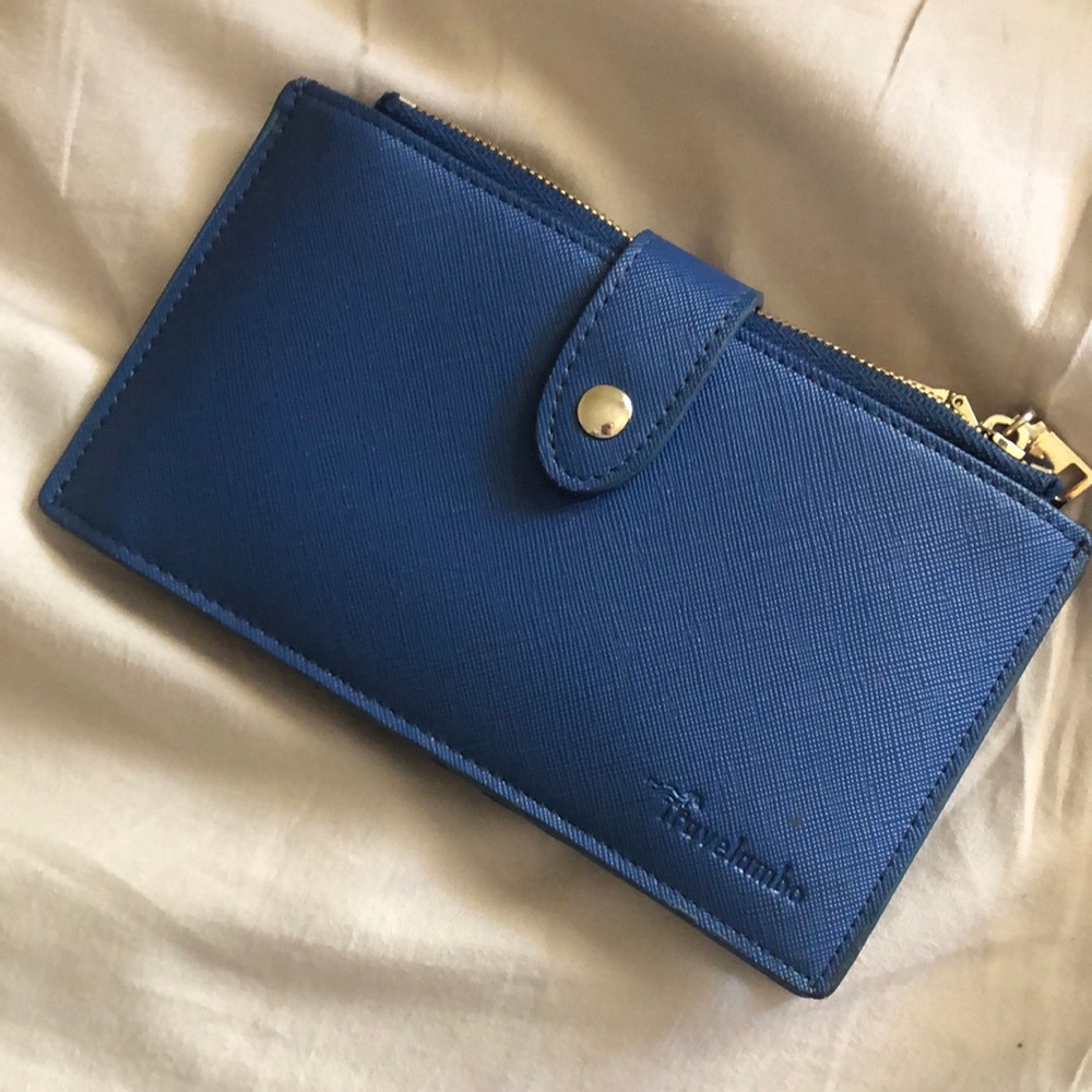 Travelambo blue w/ gold metal wallet, 14+ cards